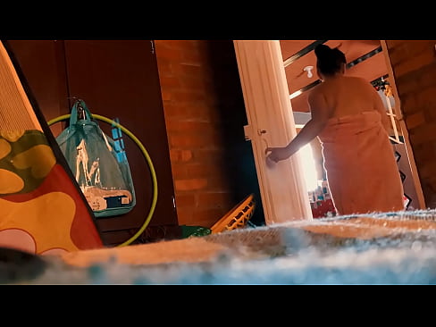 ❤️ Mein Onkel folgt mir in die Dusche, er fickt mich, während ich dusche. ❌ Porno bei uns