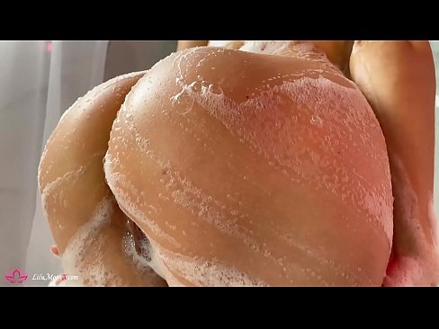 ❤️ Brünette masturbiert Muschi mit Vibrator zu intensivem Orgasmus in der Dusche ❌ Porno bei uns