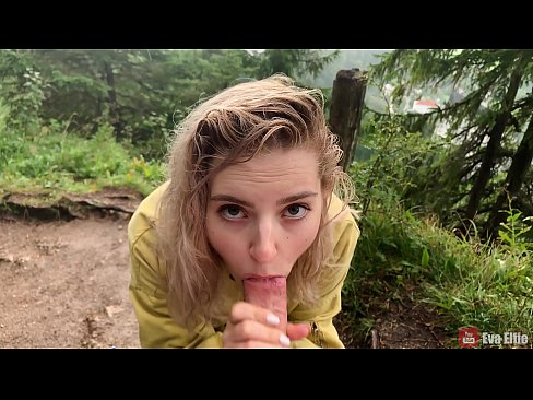 ❤️ Mädchen schluckt Sperma nach einem öffentlichen Blowjob - Eva Elfi ❌ Porno bei uns
