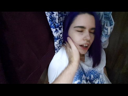❤️ Habe meine Schwester im Schrank gefunden und ihr beim Abspritzen geholfen ❌ Porno bei uns